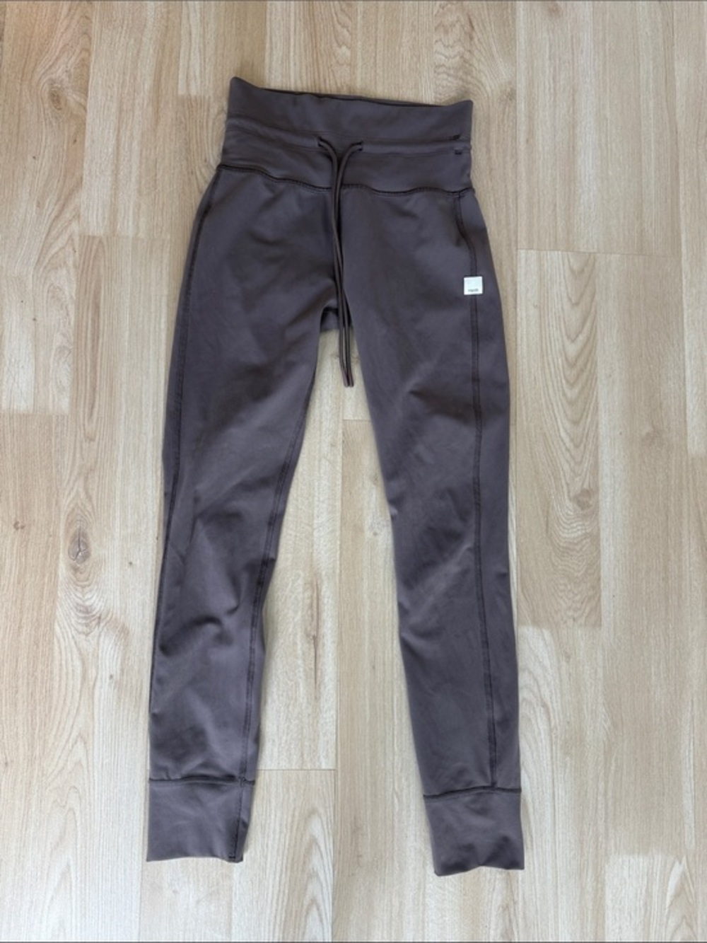 Vuori Daily Form High-Waist Drawstring Leggings
